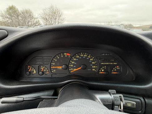 Used 1993 Chevrolet Camaro LT RWD image 25