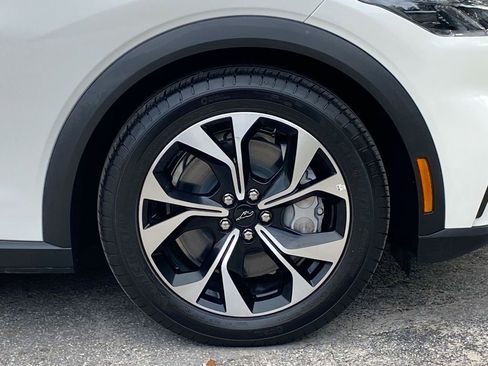 Used 2025 Ford Mustang Mach-E Select image 9