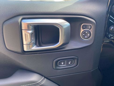 Used 2022 Jeep Wrangler Unlimited Sahara w/ Cold Weather Group image 16