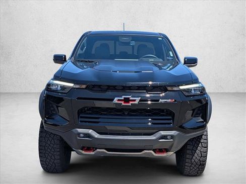 Used 2026 Chevrolet Colorado ZR2 w/ Technology Package AWD/4WD image 2