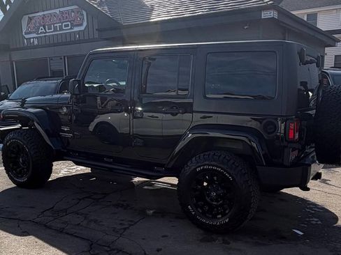 Used 2015 Jeep Wrangler Unlimited Sahara w/ Connectivity Group image 16