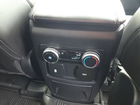 Used 2022 Ford Explorer XLT w/ Equipment Group 202A image 30