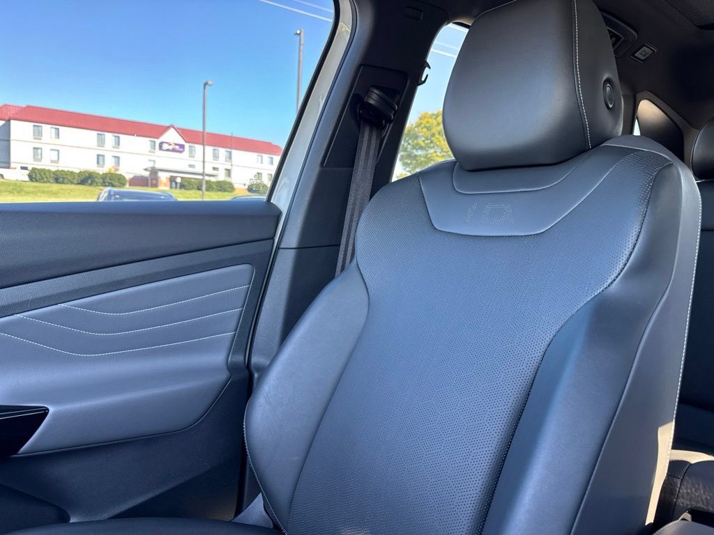 Used 2023 Volkswagen ID.4 Pro S RWD image 22