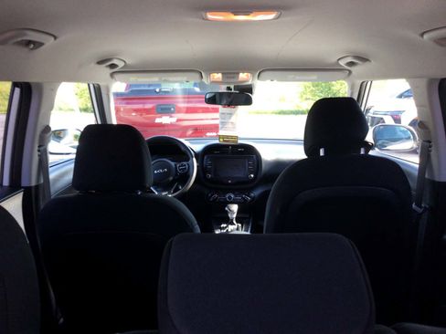 Used 2024 Kia Soul LX w/ Option Group 015 FWD image 11