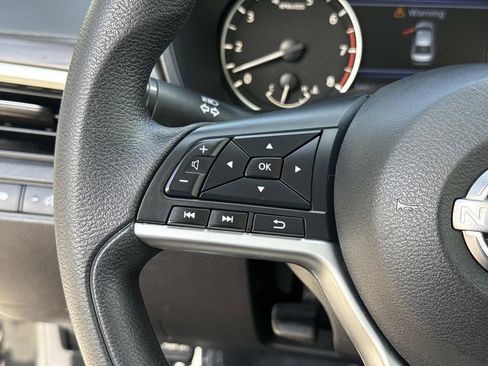 Used 2024 Nissan Altima 2.5 SV FWD image 40