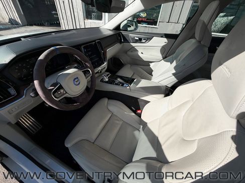 Used 2019 Volvo S60 T8 Inscription image 32