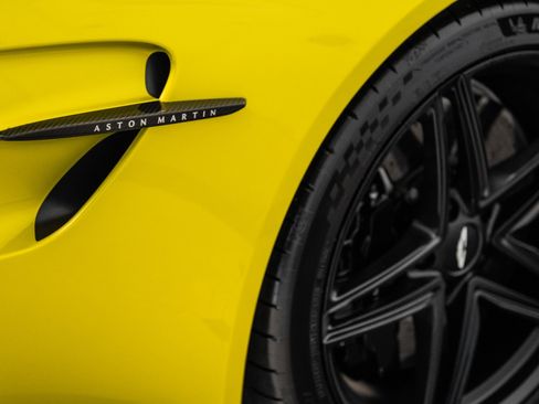 Used 2025 Aston Martin V8 Vantage Coupe image 9