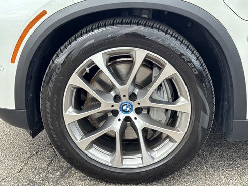 Certified 2025 BMW X5 xDrive50e w/ Climate Comfort Package AWD/4WD image 9