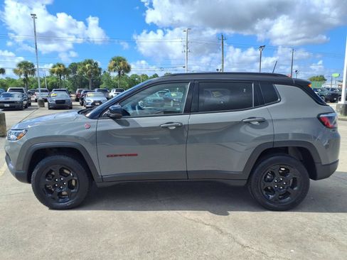 Used 2023 Jeep Compass Trailhawk AWD/4WD image 9