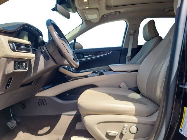 Used 2023 Lincoln Nautilus Reserve w/ Monochromatic Package AWD/4WD image 11