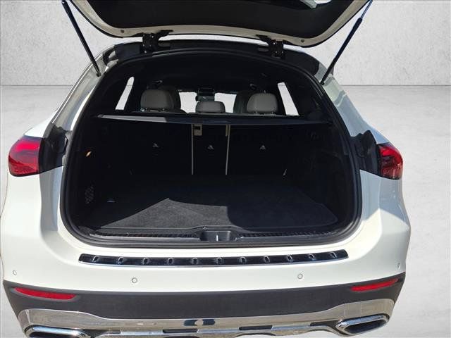 Used 2025 Mercedes-Benz GLC 300 image 6
