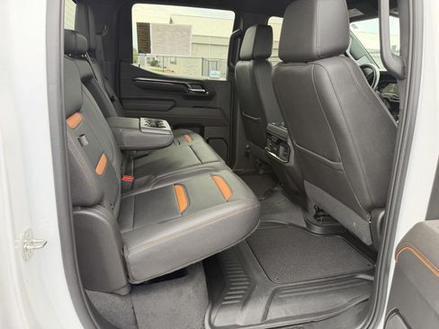 Used 2022 GMC Sierra 1500 AT4 w/ AT4 Premium Package AWD/4WD image 14