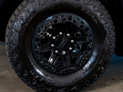 Used 2024 GMC Hummer EV 3X w/ Omega Edition image 10