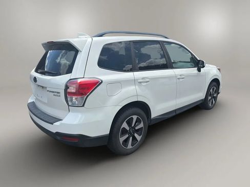 Used 2017 Subaru Forester 2.5i Premium AWD/4WD image 6