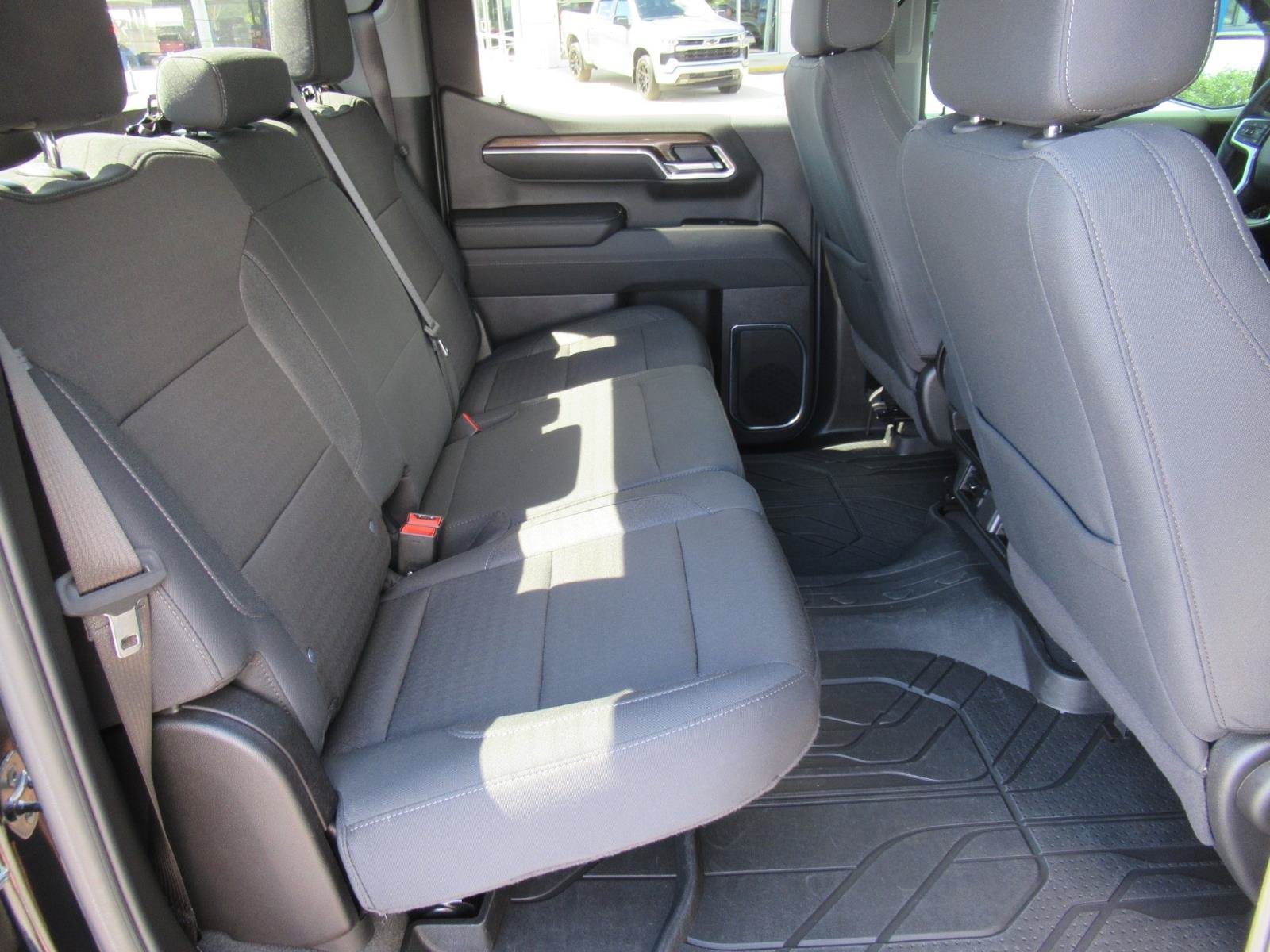 Used 2025 Chevrolet Silverado 1500 LT RWD image 33