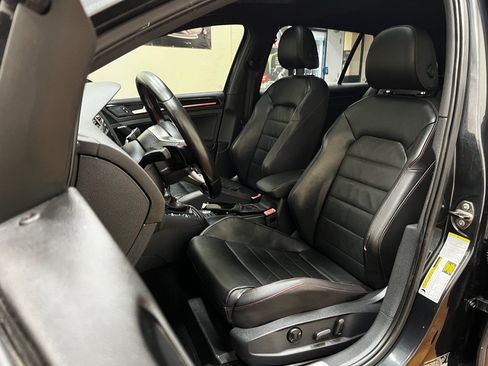 Used 2015 Volkswagen GTI Autobahn w/ Lighting Package (SEL) FWD image 16