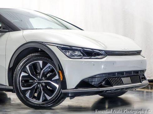 Used 2022 Kia EV6 Wind image 2