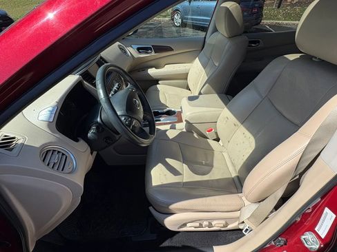 Used 2018 Nissan Pathfinder Platinum FWD image 21