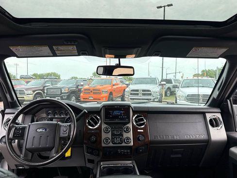Used 2016 Ford F250 Lariat w/ Lariat Ultimate Package AWD/4WD image 28