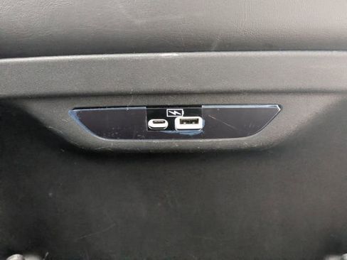 Used 2023 Chrysler Pacifica Touring-L FWD image 22