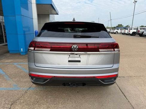Used 2026 Volkswagen Atlas Cross Sport SE FWD image 4
