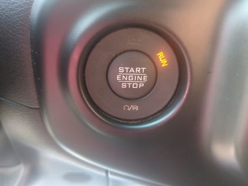 Used 2022 Jeep Wrangler Unlimited Sahara w/ Cold Weather Group AWD/4WD image 23