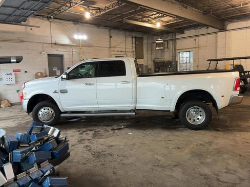 Used 2018 RAM 3500 Laramie Longhorn image 3
