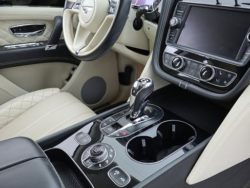 Certified 2017 Bentley Bentayga AWD/4WD image 24