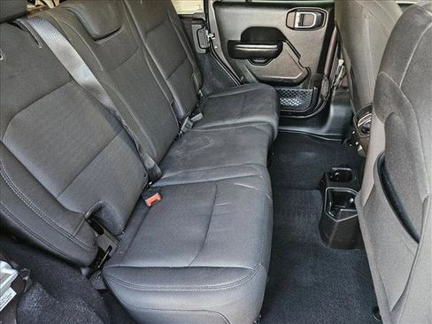 Used 2018 Jeep Wrangler Unlimited Sport S image 19