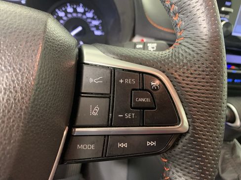 Used 2022 Toyota Sienna XSE FWD image 24