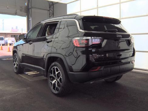 Used 2025 Jeep Compass Limited AWD/4WD image 7