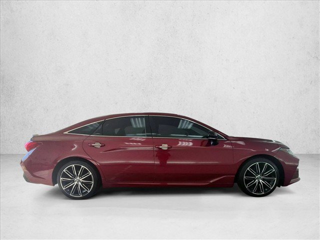 Used 2019 Toyota Avalon Touring FWD image 4