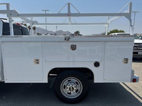 New 2025 Ford F350 XL w/ XL Chrome Package image 16