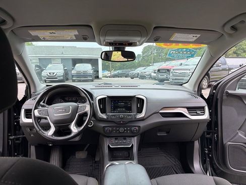 Used 2018 GMC Terrain SLE w/ Driver Convenience Package FWD image 17
