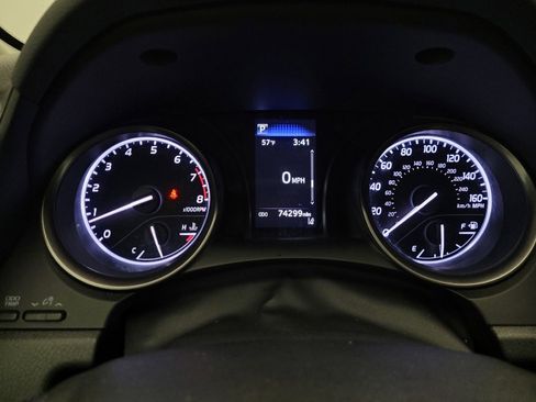 Used 2021 Toyota Camry SE image 23