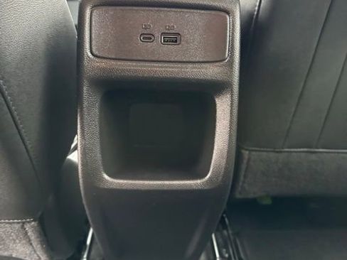 Used 2025 Chevrolet Trax LT FWD image 16