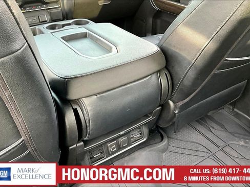Used 2019 Chevrolet Silverado 1500 LT Trail Boss w/ Convenience Package AWD/4WD image 11