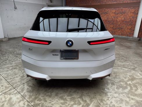 New 2026 BMW iX xDrive60 w/ Premium Package image 4