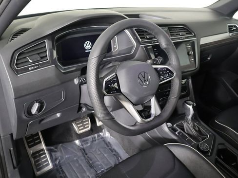 Used 2022 Volkswagen Tiguan SEL R-Line image 29