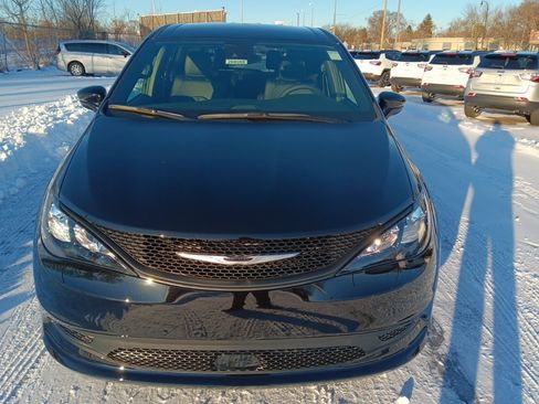 New 2026 Chrysler Voyager LX image 11