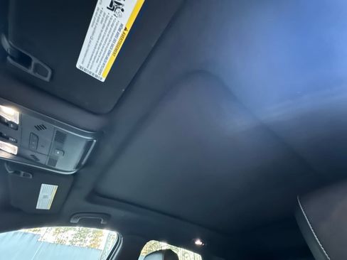 Used 2024 Cadillac XT5 Premium Luxury image 32