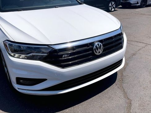 Used 2019 Volkswagen Jetta R-Line w/ R-Line Cold Weather Package FWD image 5