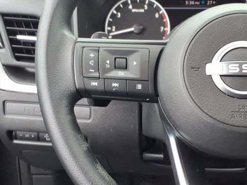 Used 2023 Nissan Rogue S image 17