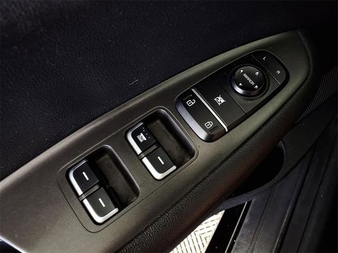 Used 2018 Kia Optima LX image 25