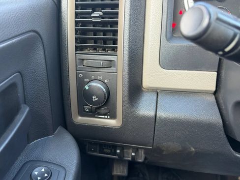 Used 2012 RAM 1500 Express AWD/4WD image 23