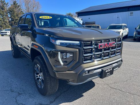 Used 2024 GMC Canyon AT4 image 11