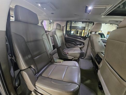 Used 2018 Chevrolet Suburban LT image 15