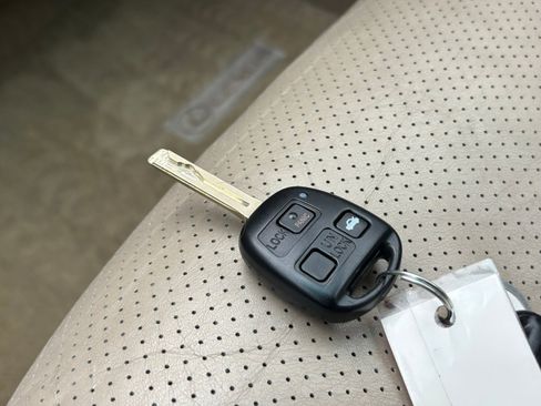 Used 2003 Lexus LS 430 RWD image 26