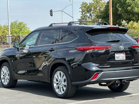 Used 2020 Toyota Highlander Limited image 7