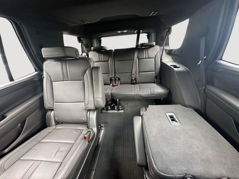 Used 2024 Chevrolet Tahoe RST w/ Luxury Package RWD image 12